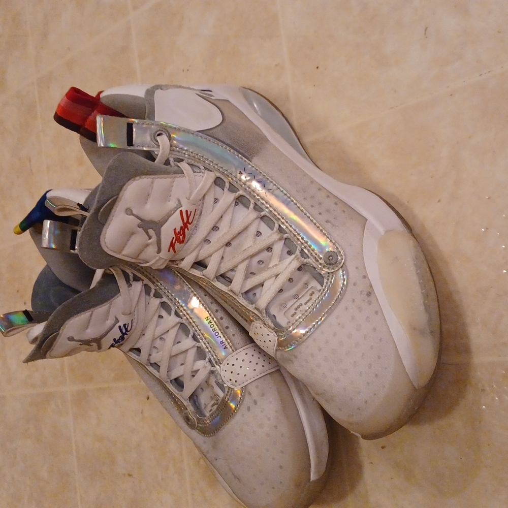 Nike Jordan white ,metallic Jordan 34s